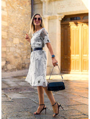 Vestido midi de cuello redondo de malla con estampado floral