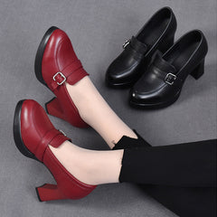 Zapatos de tacón alto de piel versátiles