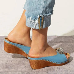 Sandalias cómodas de piel con diseño floral liso para mujer