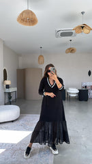 Vestido de malla con patchwork, mangas largas y cuello en V